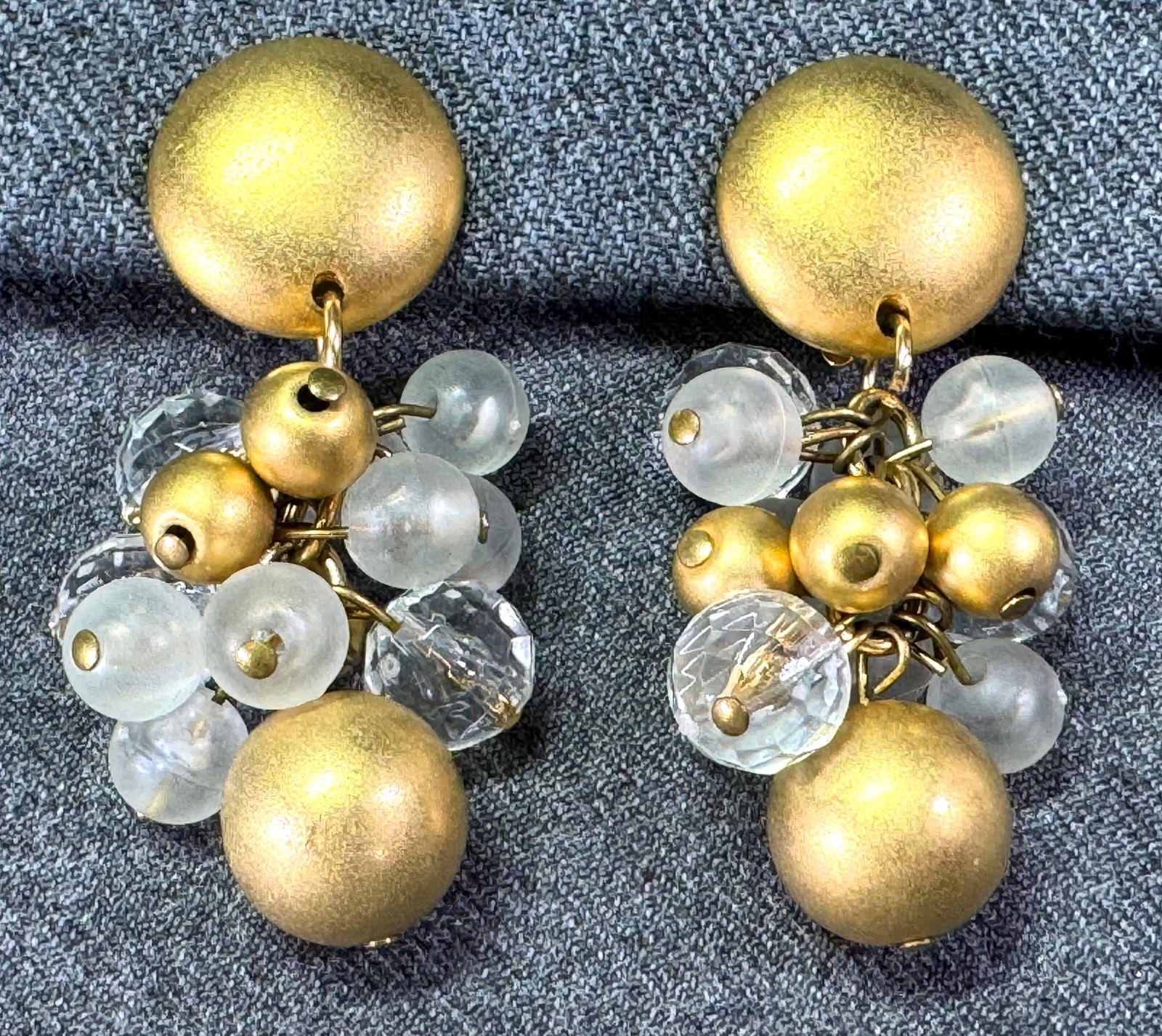 Vintage 80s golden, clear & frosted lucite beads dangles chandelier clip on earrings (1 of 5)