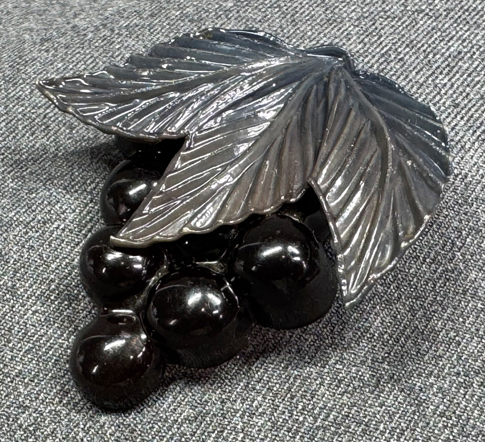 Vintage celluloid grape's cluster pin brooch. (1 of 7)