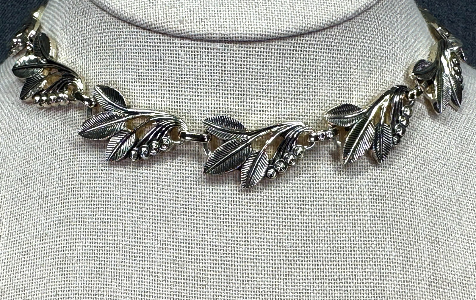 Vintage West Germany goldtone leaves choker necklace: Vintage West Germany goldtone leaves choker necklace. Marked. For measures please refer to the pictures taken with a measuring tape. Weight: 17 Grams. IN HOUSE Estimated* shipping and handling cost wi