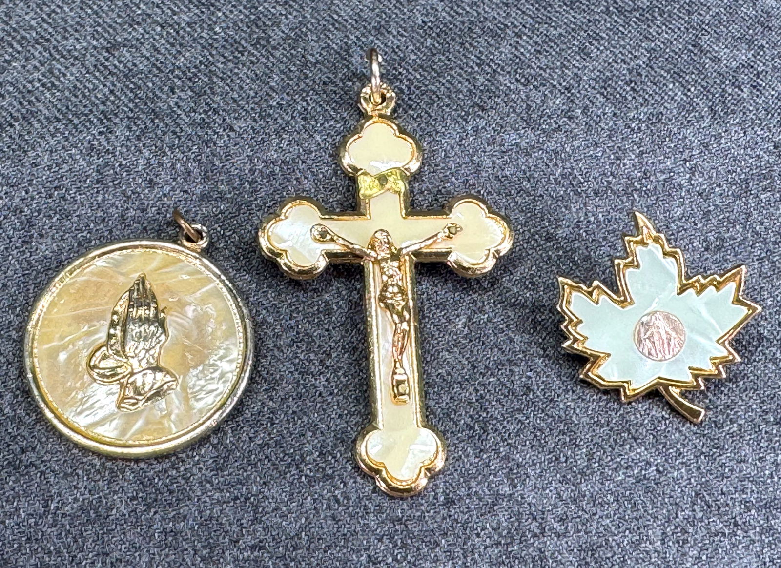 Vintage creamy celluloid goldtone Praying Hands medal, Crucifix pendant & Our lady leaf pin brooch. (1 of 8)