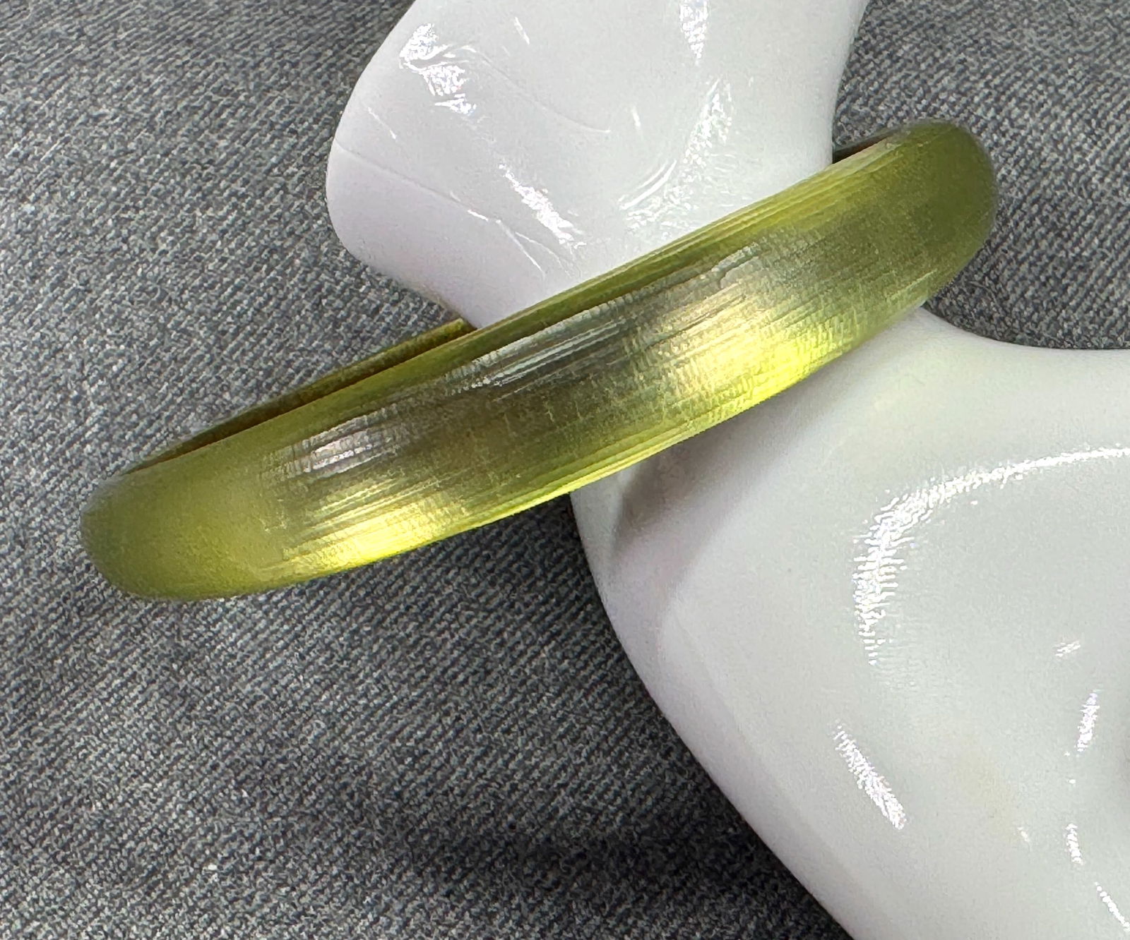 Alexis Bittar tapered greenish lucite bracelet bangle (1 of 9)
