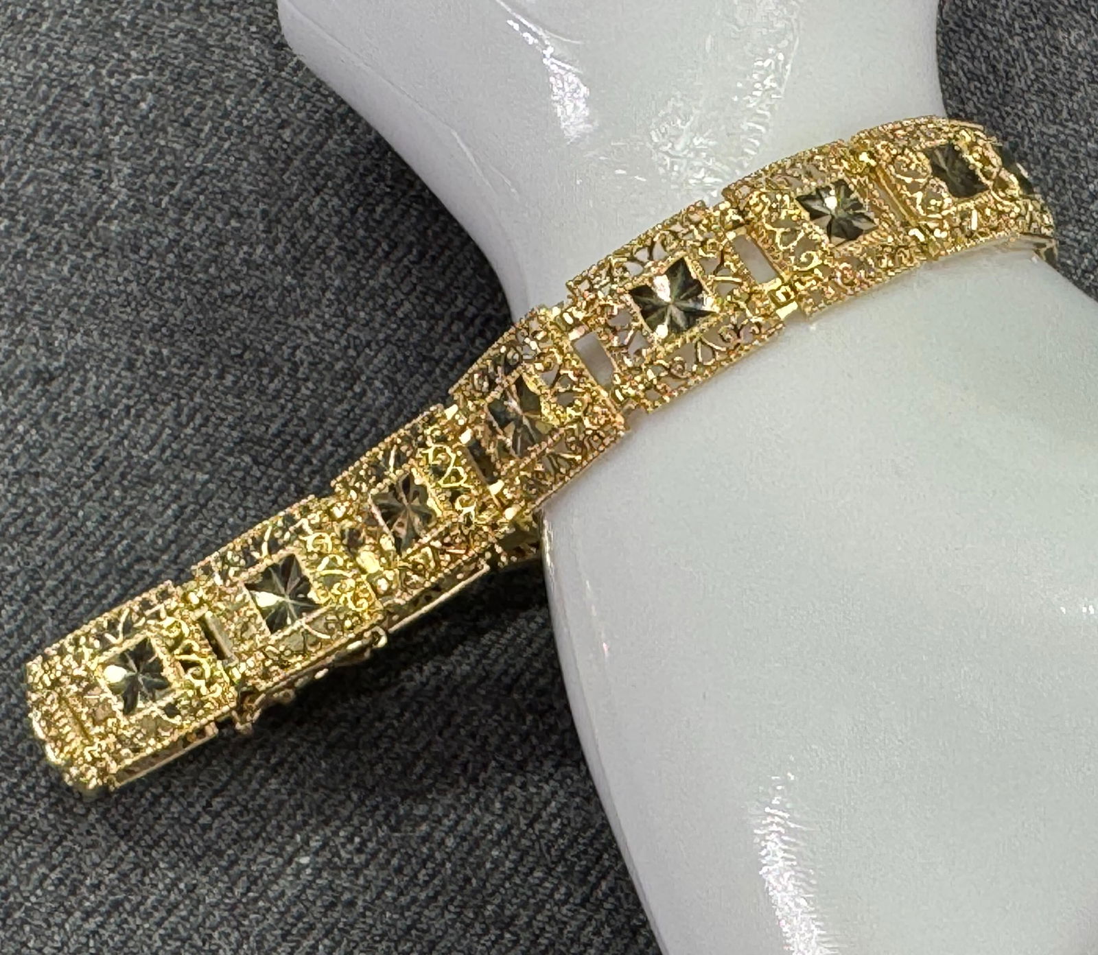 Vintage marked B within a circle 10K solid yellow gold diamond cut flower filigree bracelet . (1 of 12)