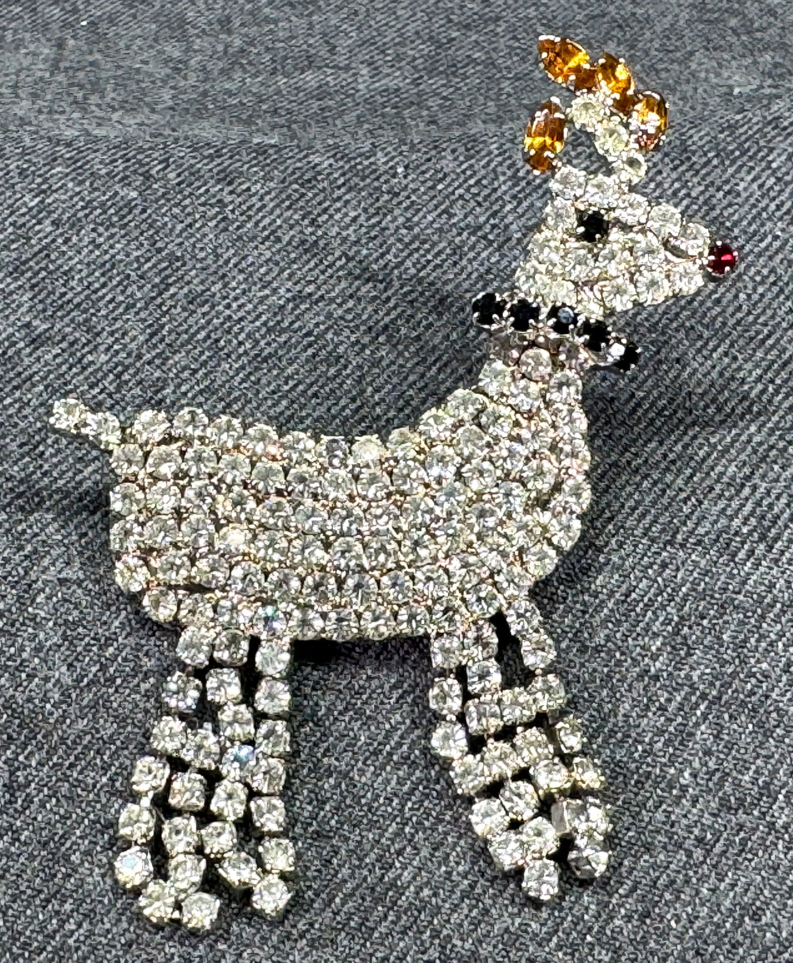 Vintage crystals silvertone metal Christmas reindeer brooch (1 of 7)