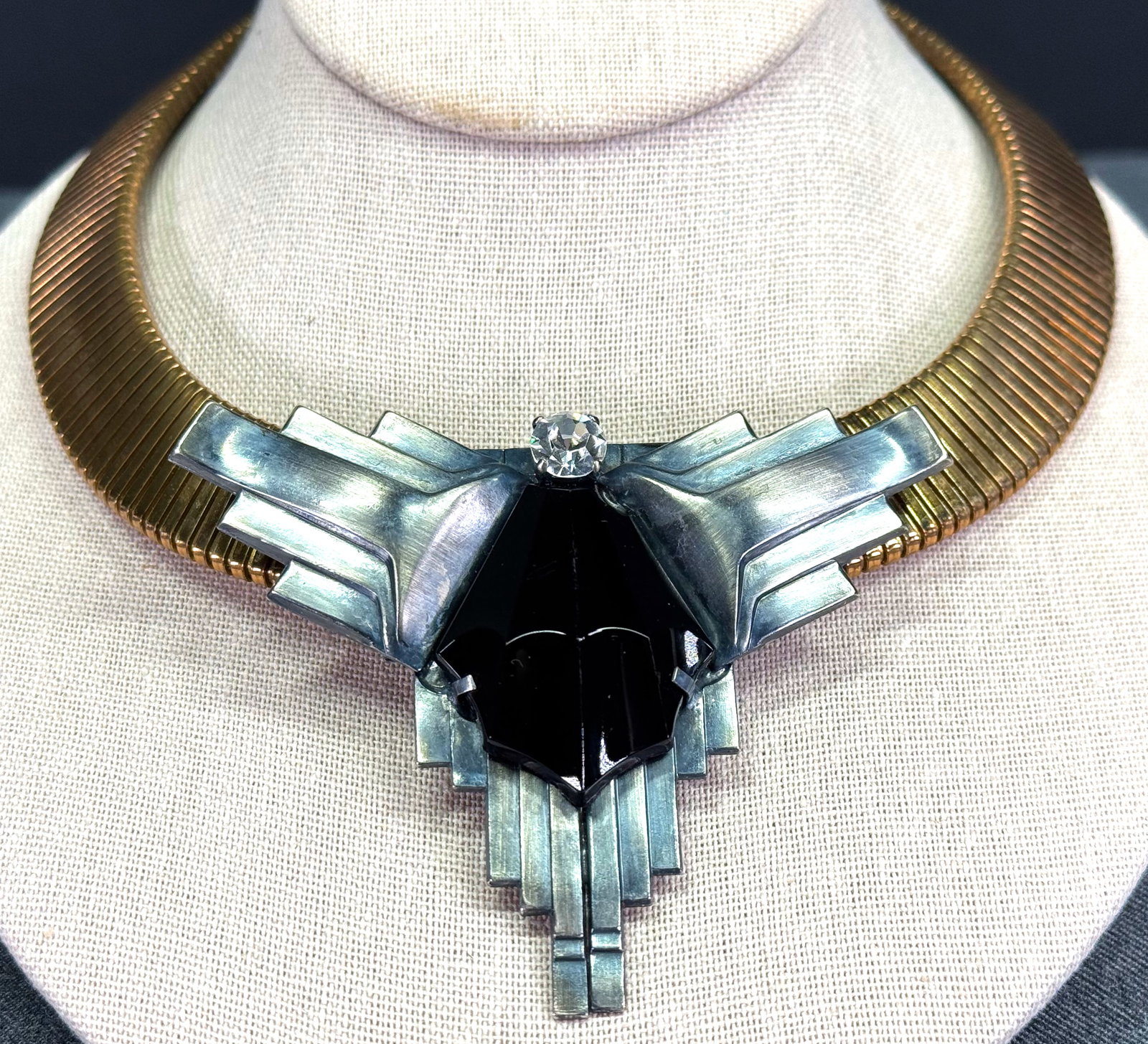 Vintage Ermani Bulatti art deco style Plexi and crystal metal collar necklace. Marked: Vintage Ermani Bulatti art deco style Plexi and crystal metal collar necklace. Marked. For measures please refer to the pictures taken with a measuring tape. Weight: 90 grams. IN HOUSE Estimated* ship
