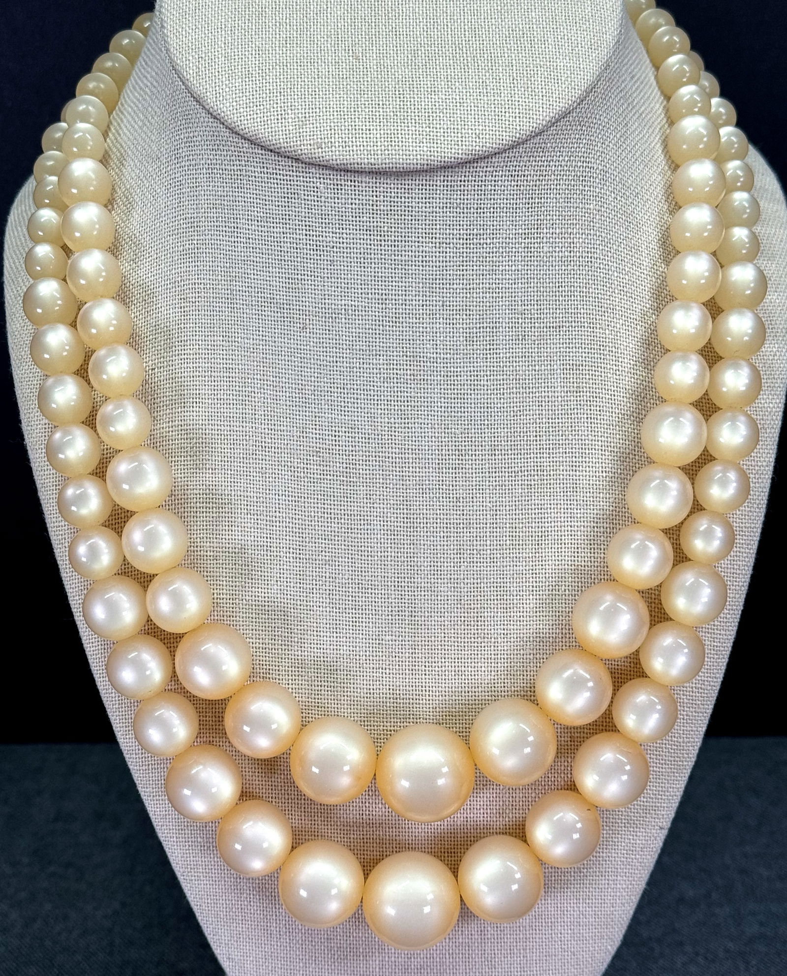 Vintage graduated moonglow peach lucite two strands necklace (1 of 7)