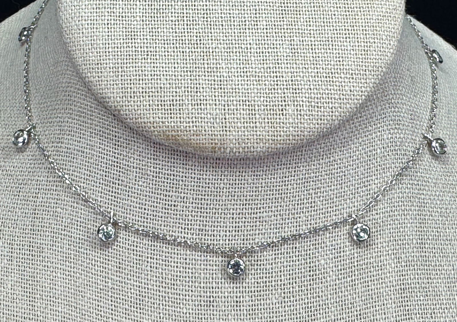 Sterling silver chain with Cz dangles collar necklace: Sterling silver chain with Cz dangles collar necklace. Marked 925 N CN. For measures please refer to the pictures taken with a measuring tape. Weight: 1.76 Grams. This is a NO RESERVE AUCTION: there a