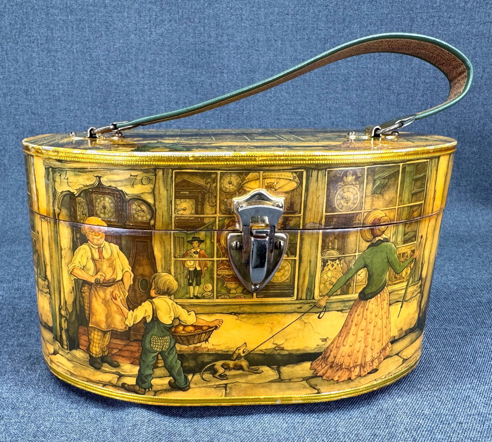 Vintage Anton Pieck Decoupaged Wooden Purse Box Green Handle: Vintage Anton Pieck Decoupaged Wooden Purse Box Green Handle. Unmarked. For measures please refer to the pictures taken with a measuring tape. IN HOUSE Estimated* shipping and handling cost within the
