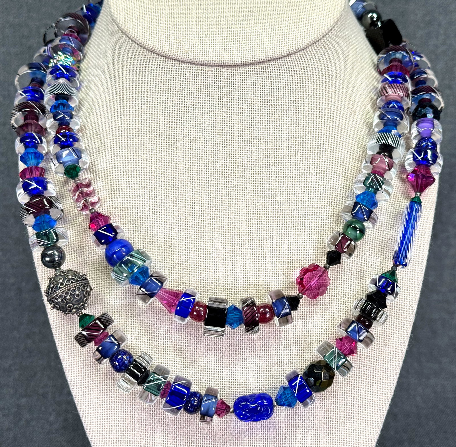Vintage cane and faceted glass, metal beads, mop bird fetish necklace: Vintage cane and faceted glass, metal beads, mop bird fetish necklace. Unmarked. For measures please refer to the pictures taken with a measuring tape. Weight: 145 Grams. IN HOUSE Estimated* SHIPPING 
