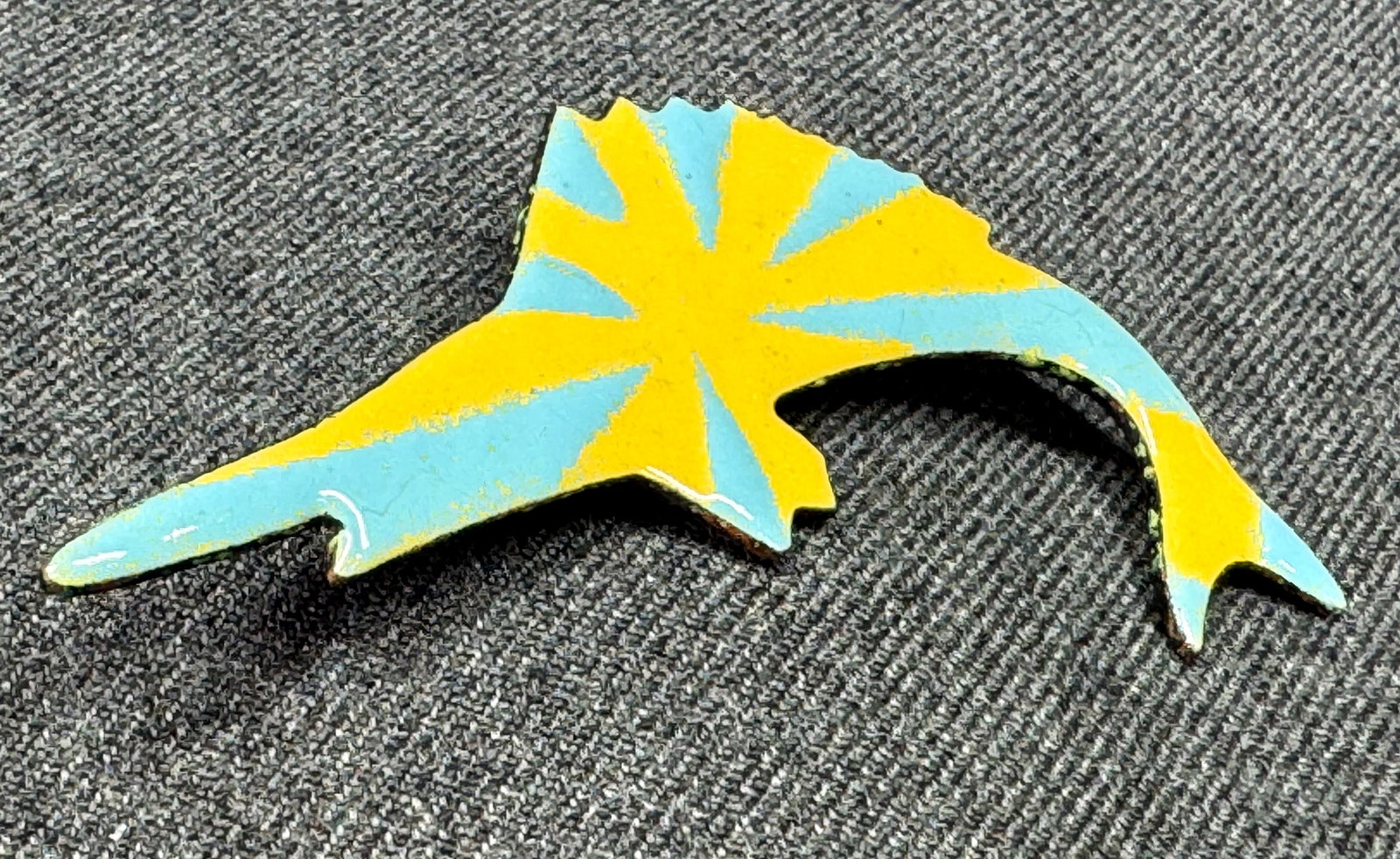 2013 Mary Laskey enamel copper marlin fish brooch pin.: 2013 Mary Laskey enamel copper marlin fish brooch pin. Marked. For measures please refer to the pictures taken with a measuring tape. Weight: 11 Grams IN HOUSE Estimated* SHIPPING & HANDLING COST WITH