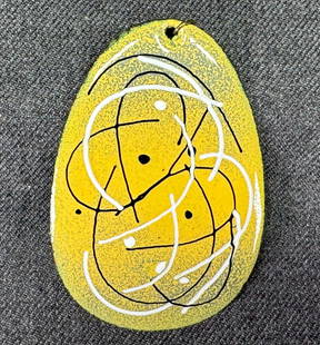 Vintage MCM artsy abstract black white & yellow enamel copper pendant: Vintage MCM artsy abstract black white & yellow enamel copper pendant. Unmarked. For measures please refer to the pictures taken with a measuring tape. Weight: 24 Grams. IN HOUSE Estimated* SHIPPING &