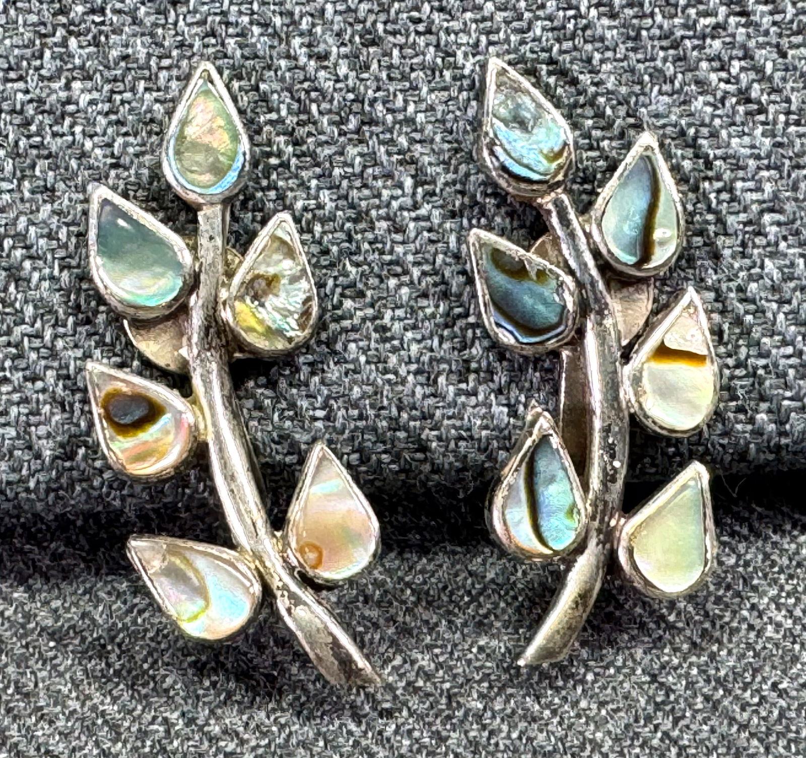 Vintage MCM abalone inlay sterling leaves cluster screw back earrings. Mexico Eagle 3 (1 of 8)