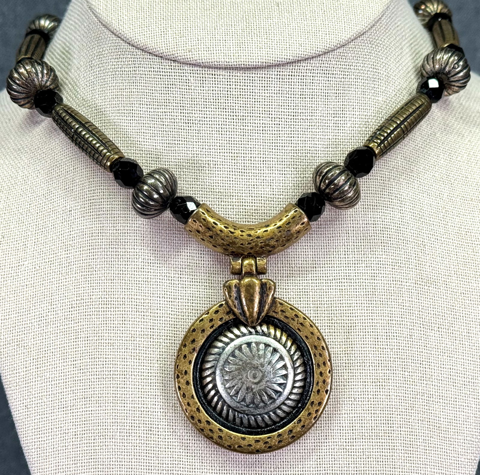 Vintage Chico's boho bronzed and silvertoned metal, black glass beads necklace: Vintage Chico's boho bronzed and silvertoned metal, black glass beads necklace. Marked. For measures please refer to the pictures taken with a measuring tape. Weight:80 Grams IN HOUSE Estimated* SHIPP