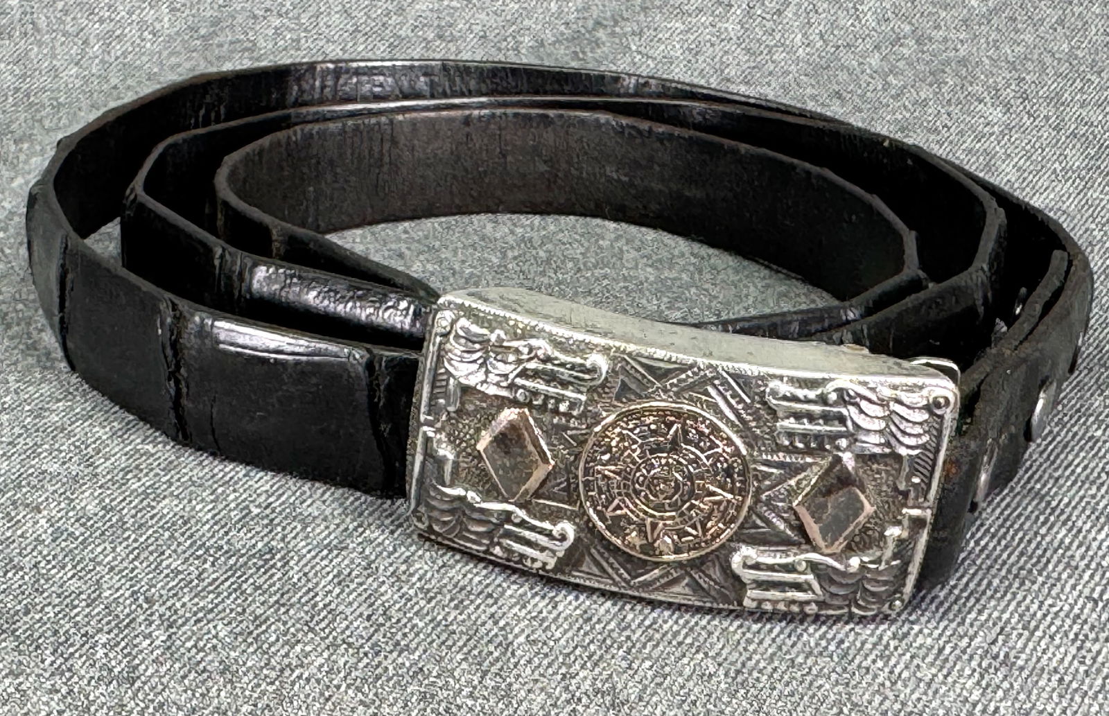 Vintage Mexican sterling aztec calendar buckle genuine alligator Tex-tan belt. Size 44 (1 of 17)