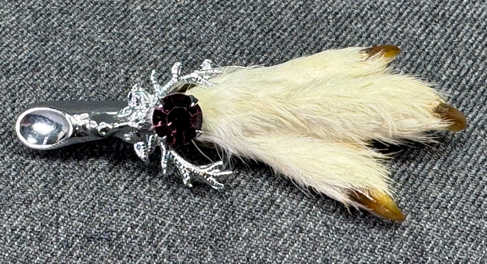 Vintage Signed Mizpah Purple Stone Grouse Foot with Stags Head Silvertone Brooch Pin: Vintage Signed Mizpah Purple Stone Grouse Foot with Stags Head Silvertone Brooch Pin. For measures please refer to the pictures taken with a measuring tape. Weight: 6 Grams. IN HOUSE Estimated* SHIPPI