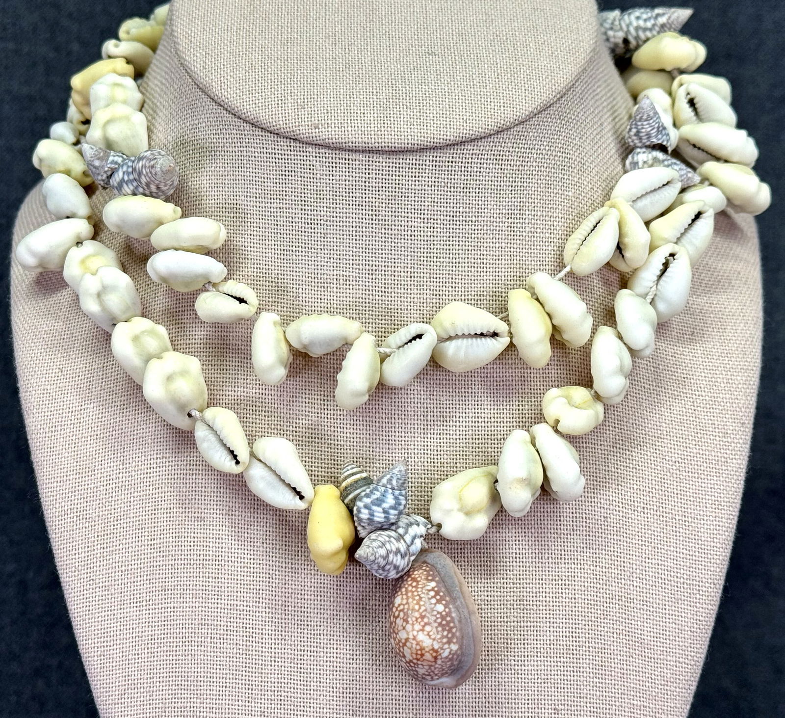 Vintage French Polynesian shells lei necklace (1 of 7)