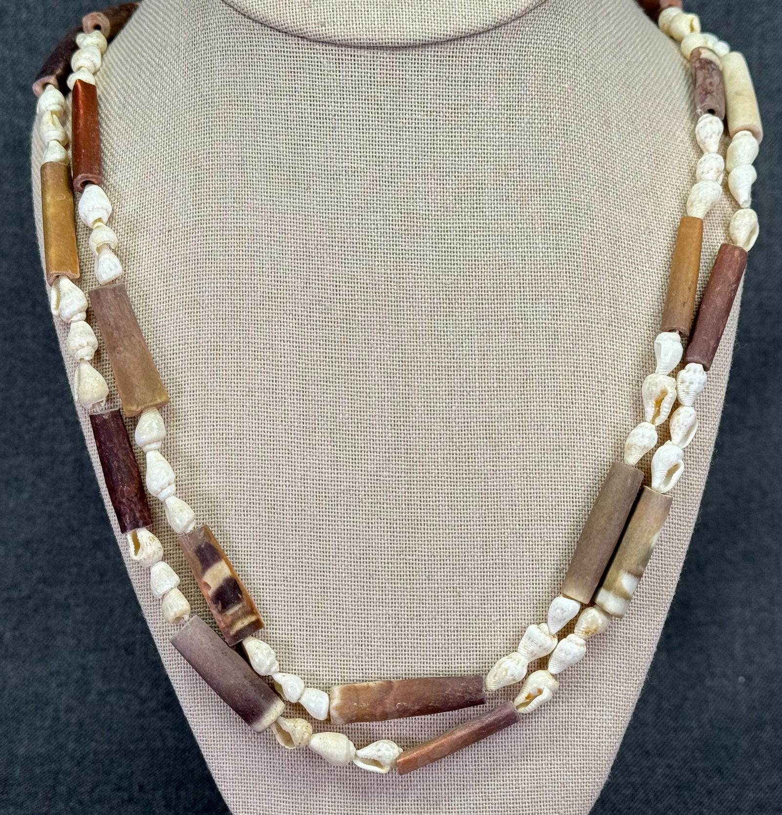 Vintage Hawaiian sea urchin and shell lei necklace. (1 of 5)