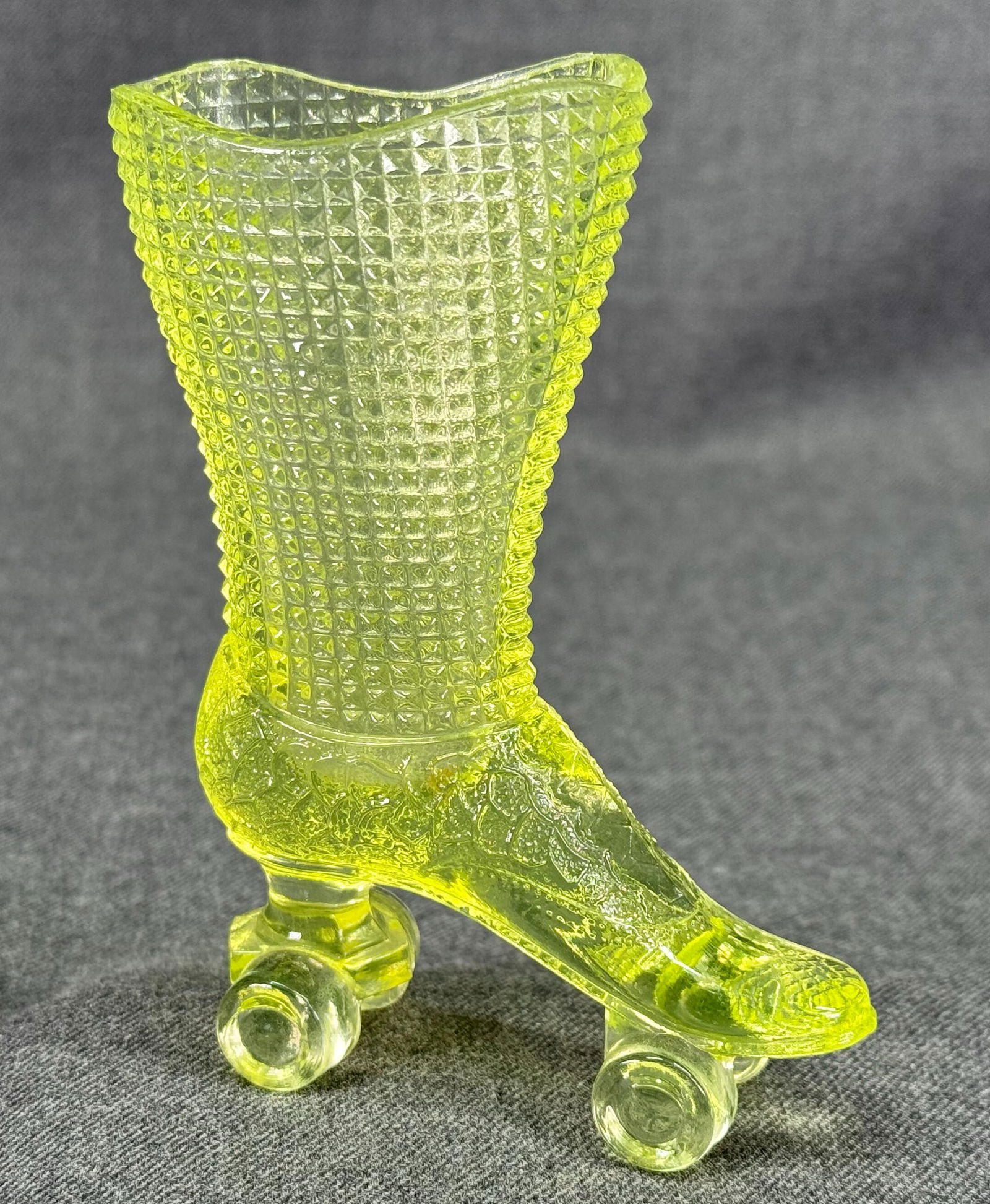 Vintage Boyd Vaseline Uranium Glass Roller Skate Toothpick Holder (1 of 8)