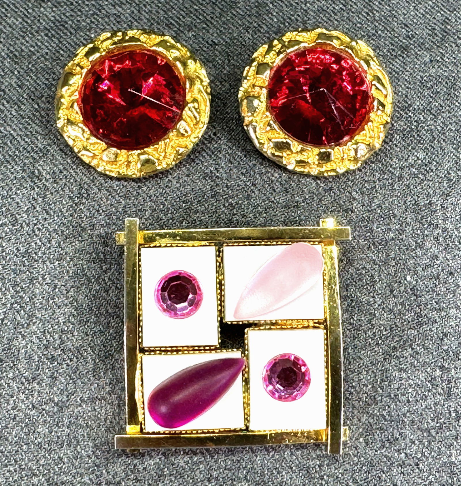 Vintage 80s crystals & plastic pin brooch and Duplaise clip on earrings (1 of 8)