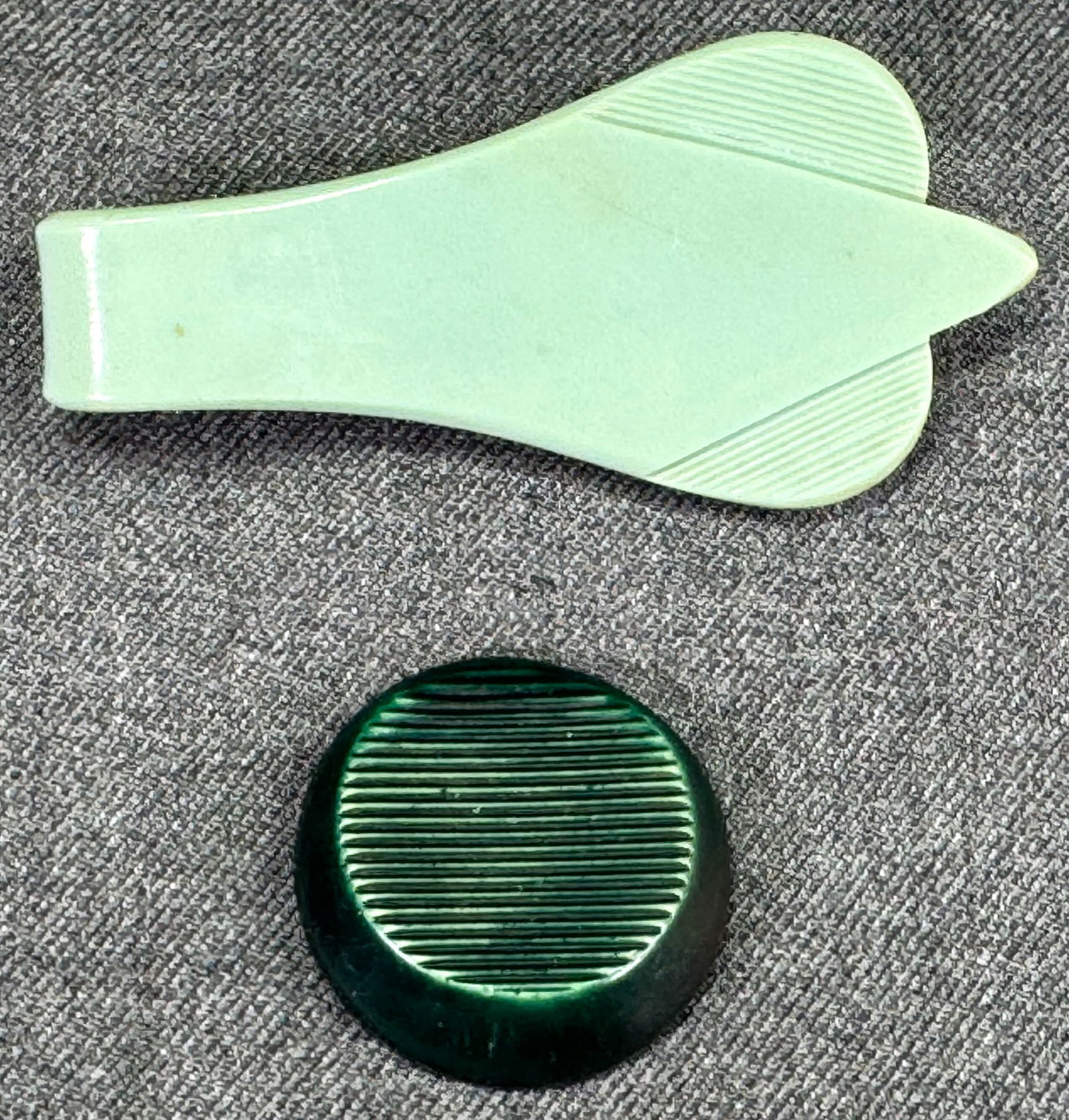 Vintage art deco flapper stripped celluloid aqua buckle and green button (1 of 5)