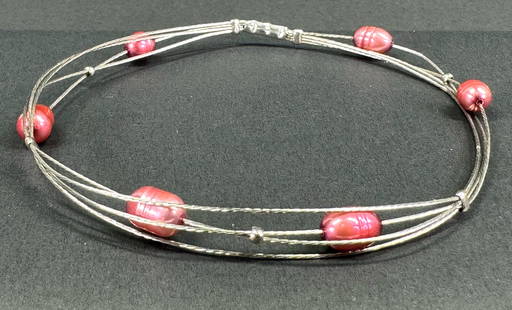 Raspberry baroque pearl beads silvertone metal wired bracelet bangle.: Raspberry baroque pearl beads silvertone metal wired bracelet bangle. Unmarked. For measures please refer to the pictures taken with a measuring tape. Weight: 5 Grams. This is a NO RESERVE AUCTION: th
