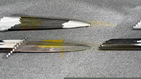 Antique 1880s English Slater Brothers fighting knife Dagger.: Antique 1880s English Slater Brothers fighting knife Dagger. Horn Handle with applied metal. Leather and decorated metal sheath. Slater Brothers with Beehive marks. For measures please refer to the pi