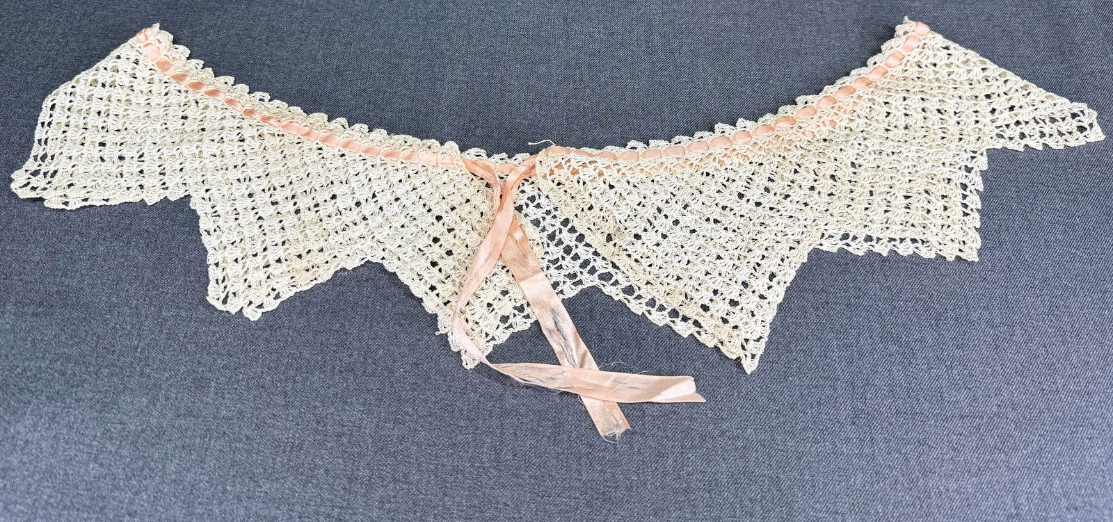 Vintage rose silky ribbon crocheted lace collar: Vintage rose silky ribbon crocheted lace collar. For measures please refer to the pictures taken with a measuring tape. IN HOUSE Estimated* shipping and handling cost within the U.S. : $7 We combine s