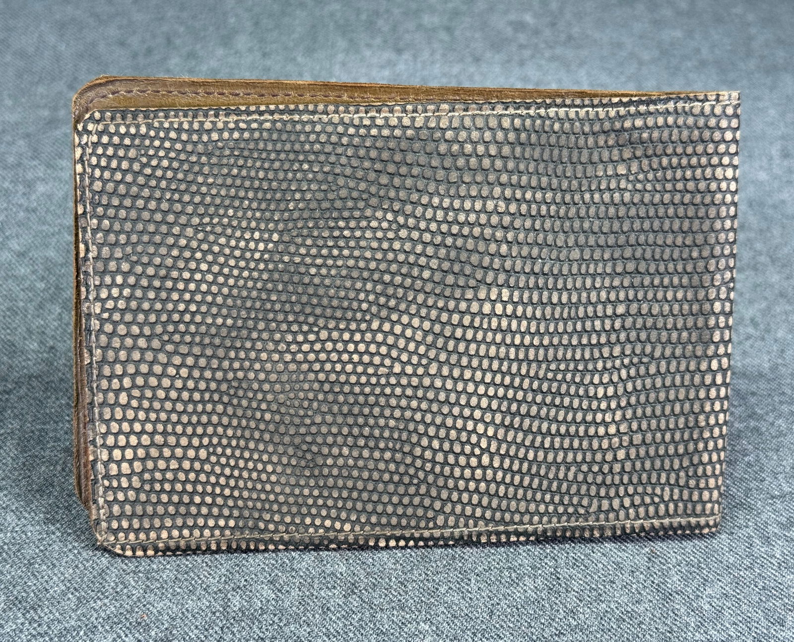Antique embossed snake pattern genuine leather bifold wallet (1 of 9)