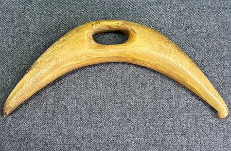 Native American Sewing Kit Toggle. Horn.: Native American Sewing Kit Toggle. Horn.br> For measures please refer to the pictures taken with a measuring tape. IN HOUSE Estimated* shipping and handling cost within the U.S. : $ 12 We combine ship