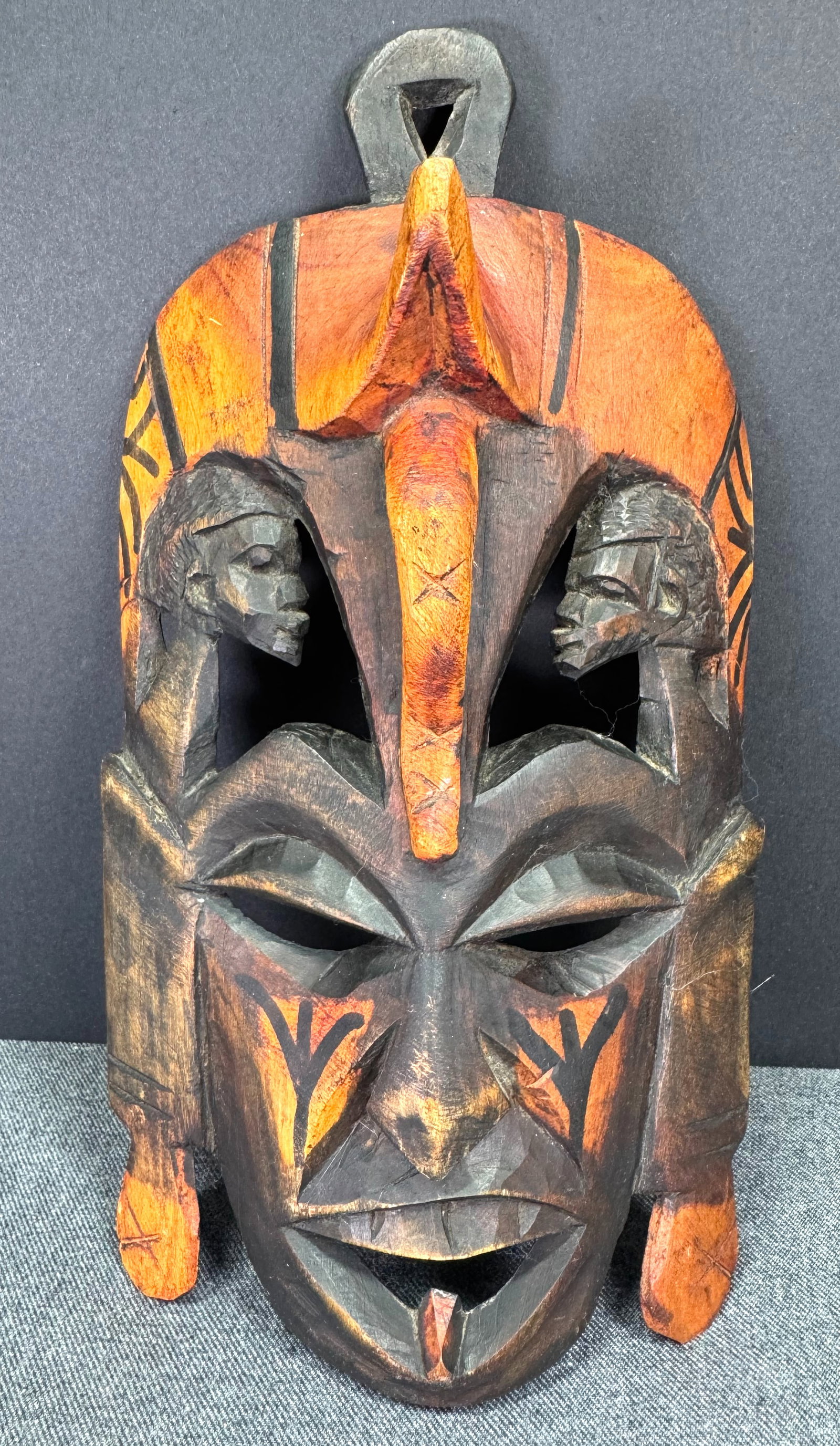 Barbados Mask. Hand painted ceramic, brass. Signed: Barbados Mask. Hand painted ceramic, brass. Signed Juliana 96 Barbados, hand painted. For measures please refer to the pictures taken with a measuring tape. Weight: 400 Grams. IN HOUSE Estimated* ship