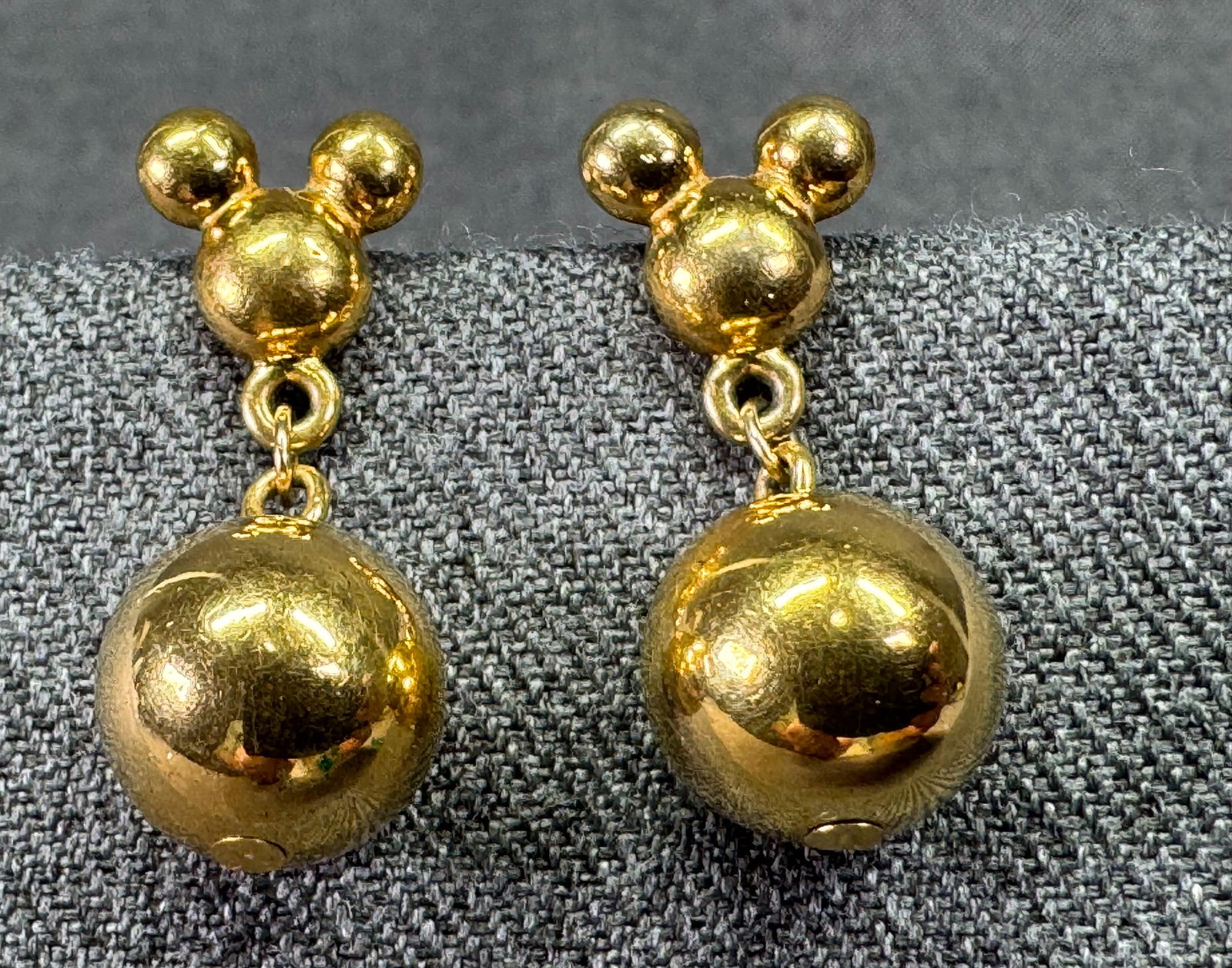 Vintage Disney Napier Mickey Mouse stud earrings. Goldtoned metal. (1 of 4)