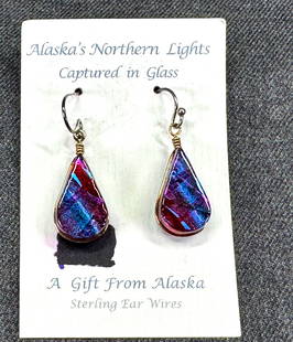 Alaska's Northern Lights captured in glass hook earrings. Unused in card.: Alaska's Northern Lights captured in glass hook earrings. Unused in card.. For measures please refer to the pictures taken with a measuring tape. Weight: 7 Grams. IN HOUSE Estimated* SHIPPING & HANDLI