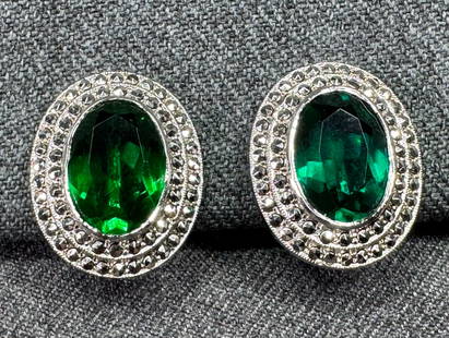 Vintage art deco style marcasites green CZ sterling silver clip earrings: Vintage art deco style marcasites green CZ sterling silver clip earrings. Marked sterling. For measures please refer to the pictures taken with a measuring tape. Weight: 9.24 Grams. IN HOUSE Estimated