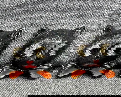 Vintage painted black celluloid cat kitten screw earrings. Glitter eyes. Bow: Vintage painted black celluloid cat kitten screw earrings. Glitter eyes. Bow. Unmarked. For measures please refer to the pictures taken with a measuring tape. Weight: 6 Grams. IN HOUSE Estimated* SHIP
