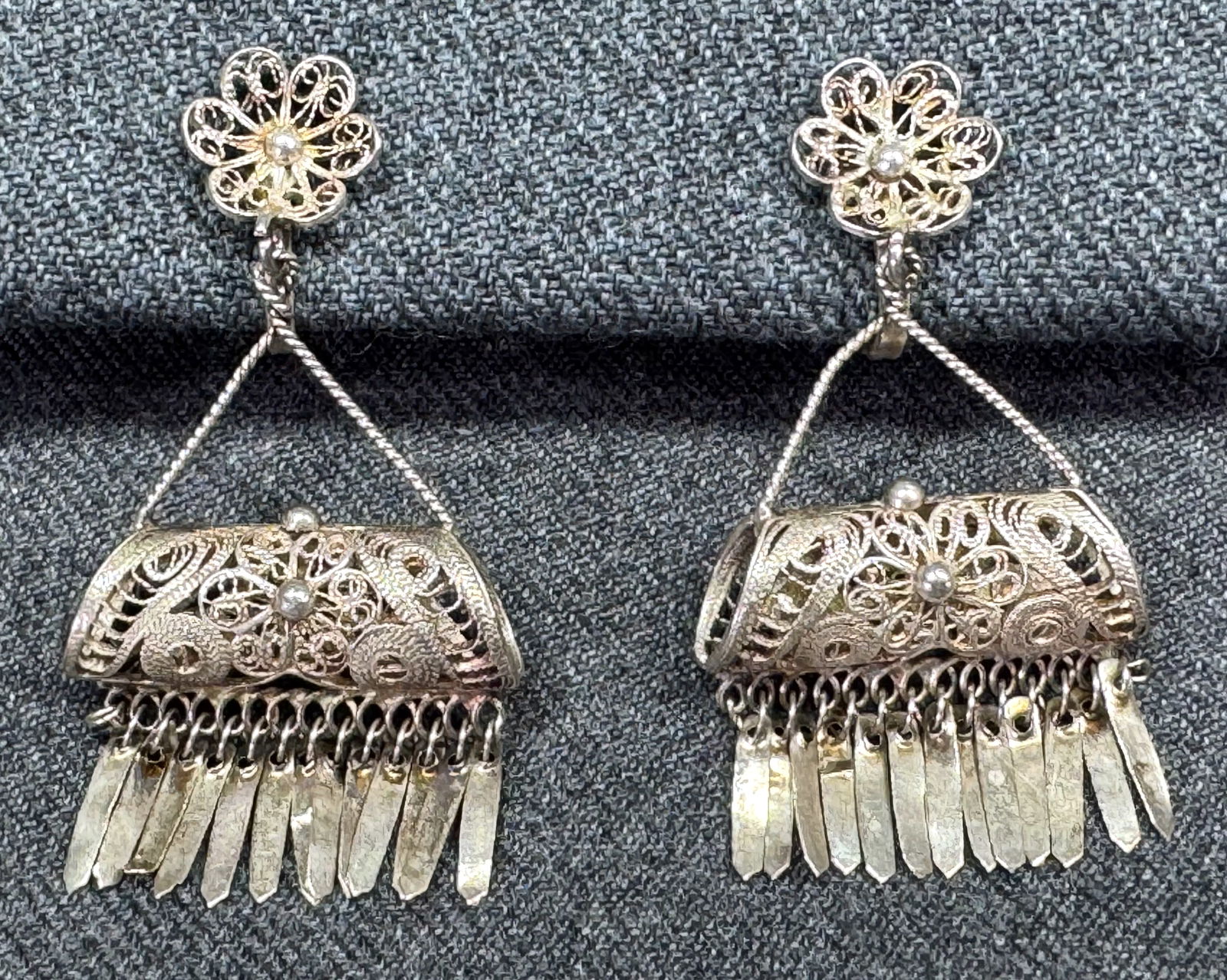 Vintage filigree 800 silver bag with fringe dangle flower screw back earrings . Marked BDR? 800 (1 of 8)