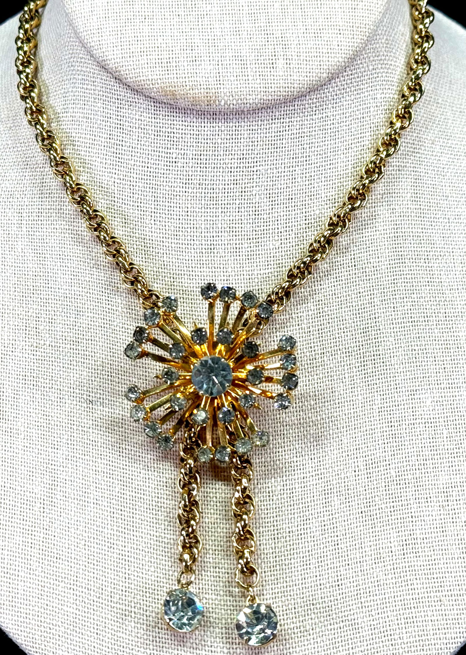 Vintage clear crystals goldtone metal atomic flower medallion chain straps collar necklace.: Vintage clear crystals goldtone metal atomic flower medallion chain straps collar necklace. Unmarked. For measures please refer to the pictures taken with a measuring tape. Weight: 40 Grams. This is a
