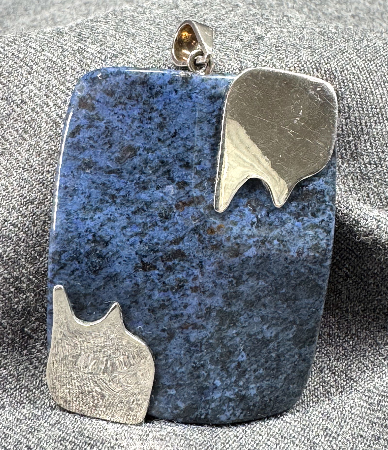 Vintage modern wavy azurite stone silvertone metal pendant (1 of 5)