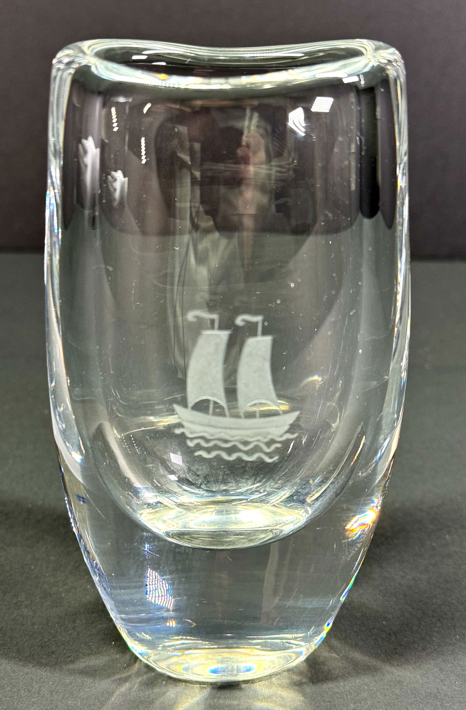 Vintage 1960s Orrefors Sven Palmqvist Glass Vase: Vintage MCM 1960s Orrefors Sven Palmqvist Glass Vase . Marked on the bottom. For measures please refer to the pictures taken with a measuring tape. This is a NO RESERVE AUCTION: there are no hidden or