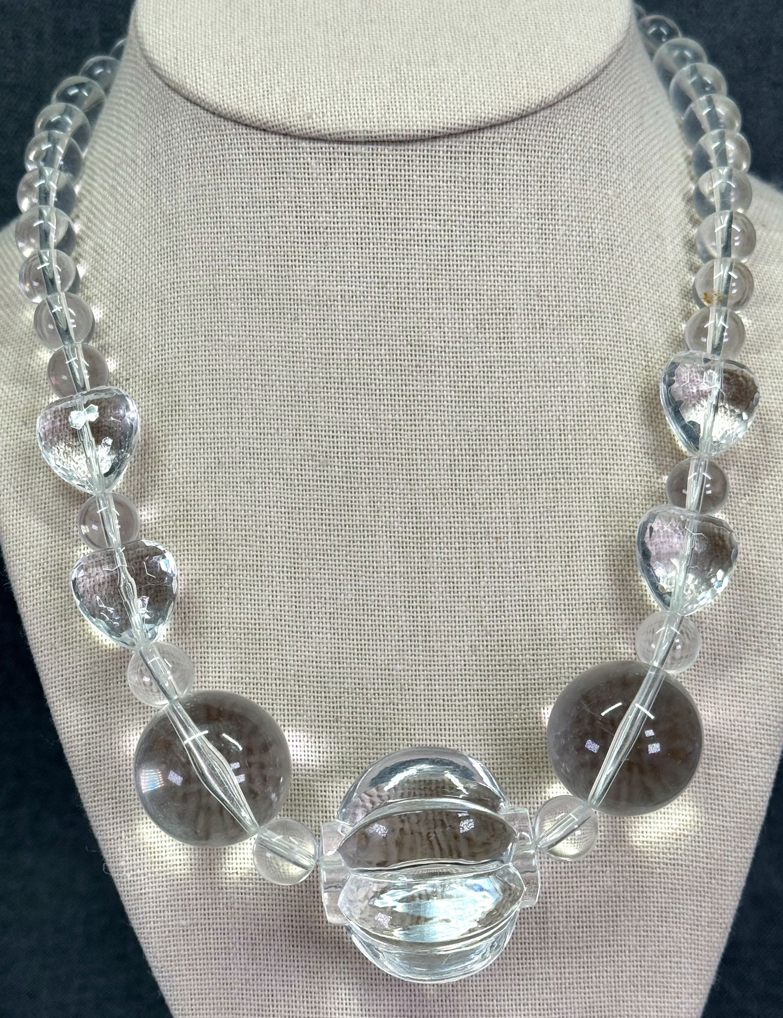 Vintage striped , faceted hearts clear lucite beads necklace: Vintage striped , faceted hearts clear lucite beads necklace. For measures please refer to the pictures taken with a measuring tape. IN HOUSE Estimated* SHIPPING & HANDLING COST WITHIN THE U.S. : $7.