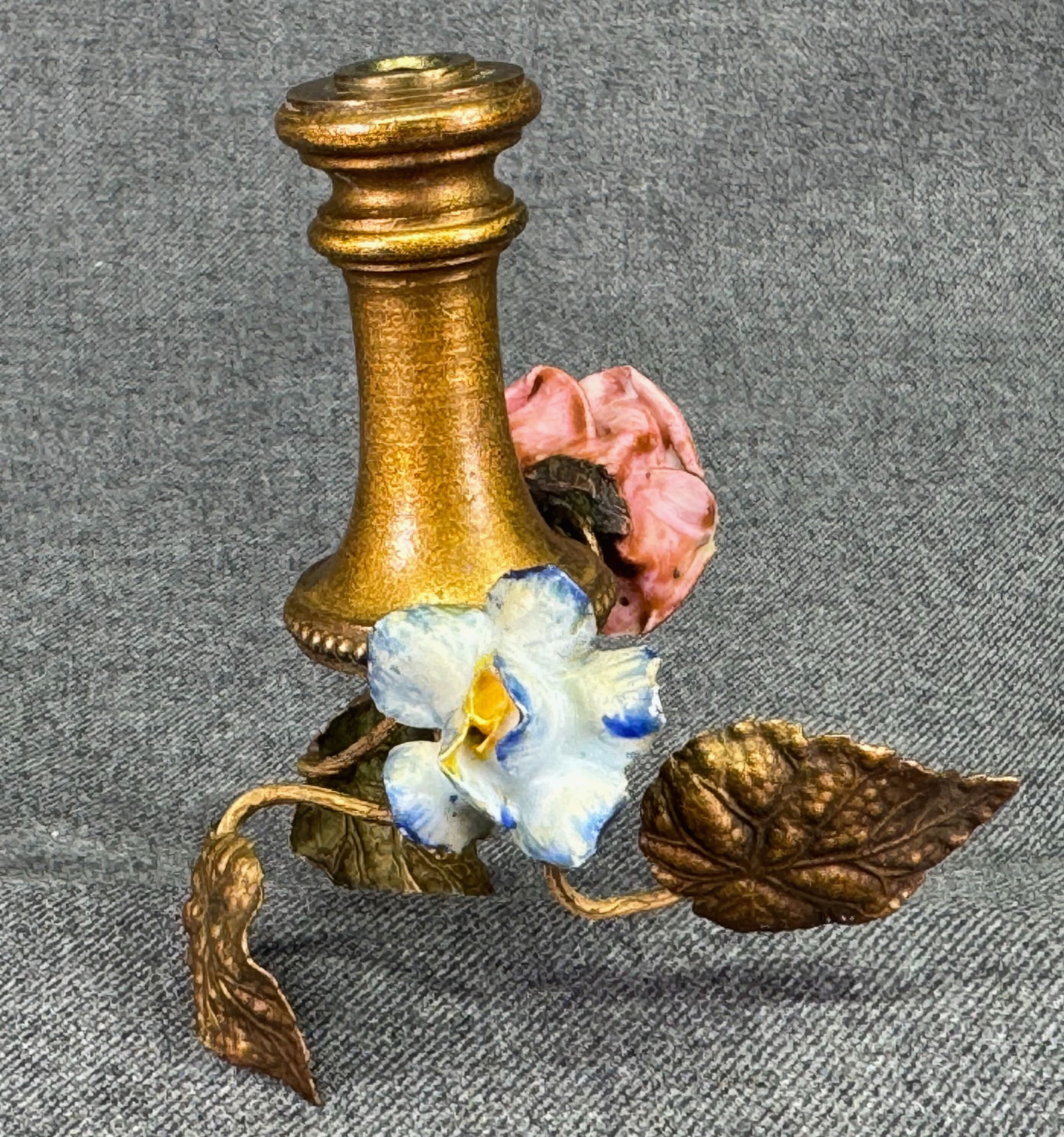 Antique porcelain flowers bronze ormolu leaves lamp finial (1 of 6)
