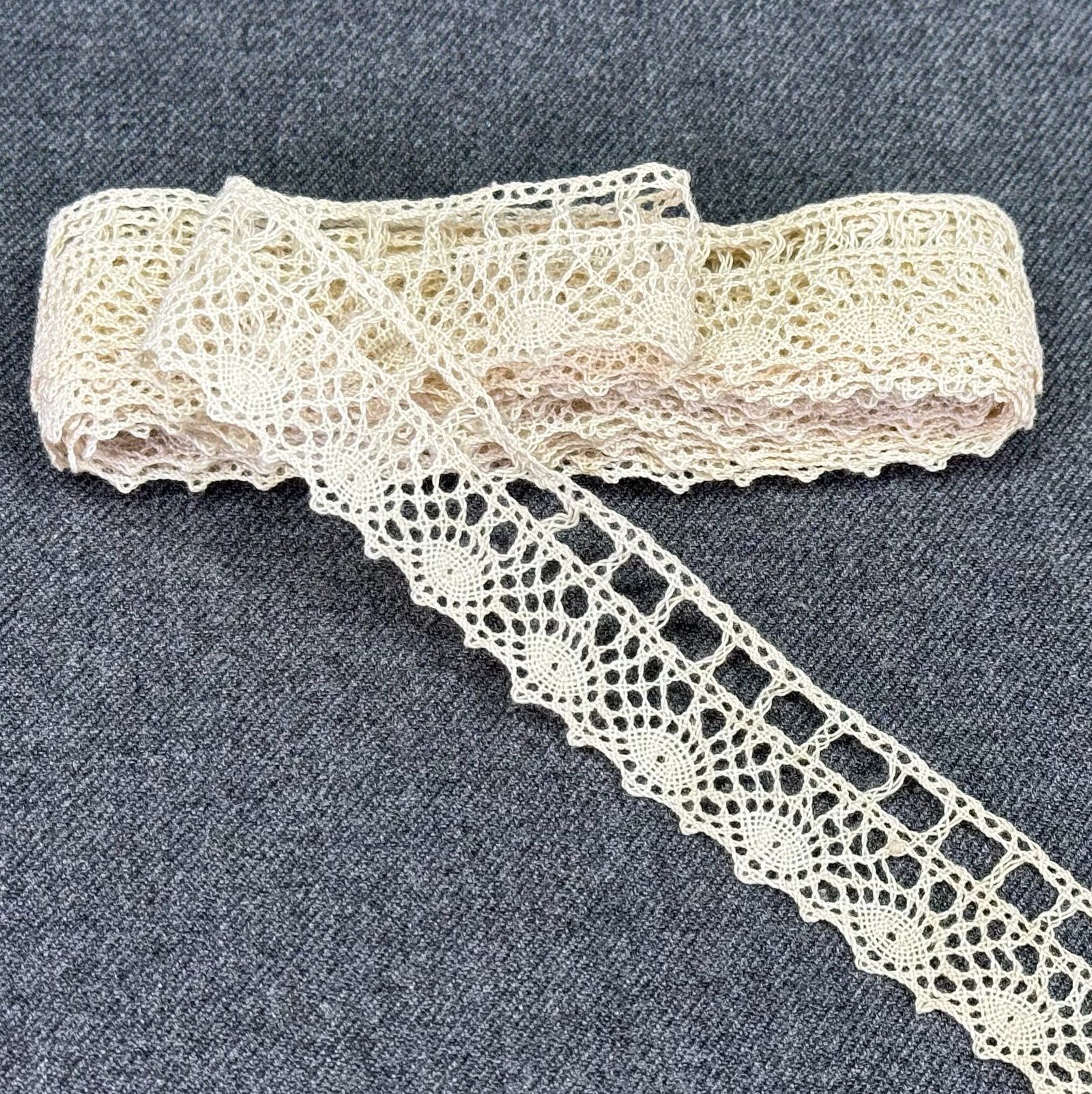 Vintage lace trim for sewing crafts. 2 1/4 yards long. Unused: Vintage lace trim for sewing crafts. 2 1/4 yards long. Unused For measures please refer to the pictures taken with a measuring tape. < IN HOUSE Estimated* SHIPPING & HANDLING COST WITHIN THE U.S. : $7