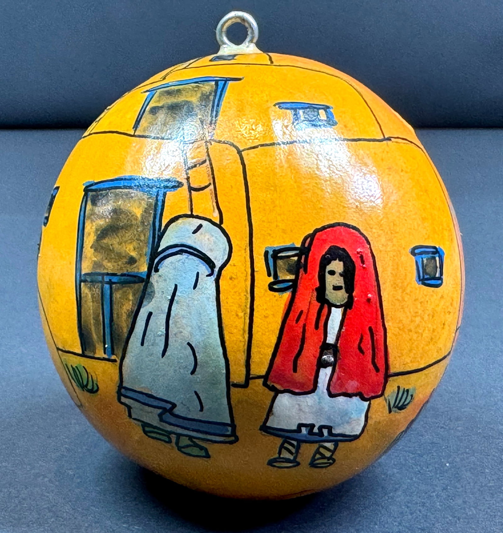 Vintage 1987 Native American Sandy Short Pueblo Indian Women hand painted gourd Christmas ornament.: Vintage 1987 Native American Sandy Short Pueblo Indian Women hand painted gourd Christmas ornament. Marked and dated. For measures please refer to the pictures taken with a measuring tape. Weight: 25 