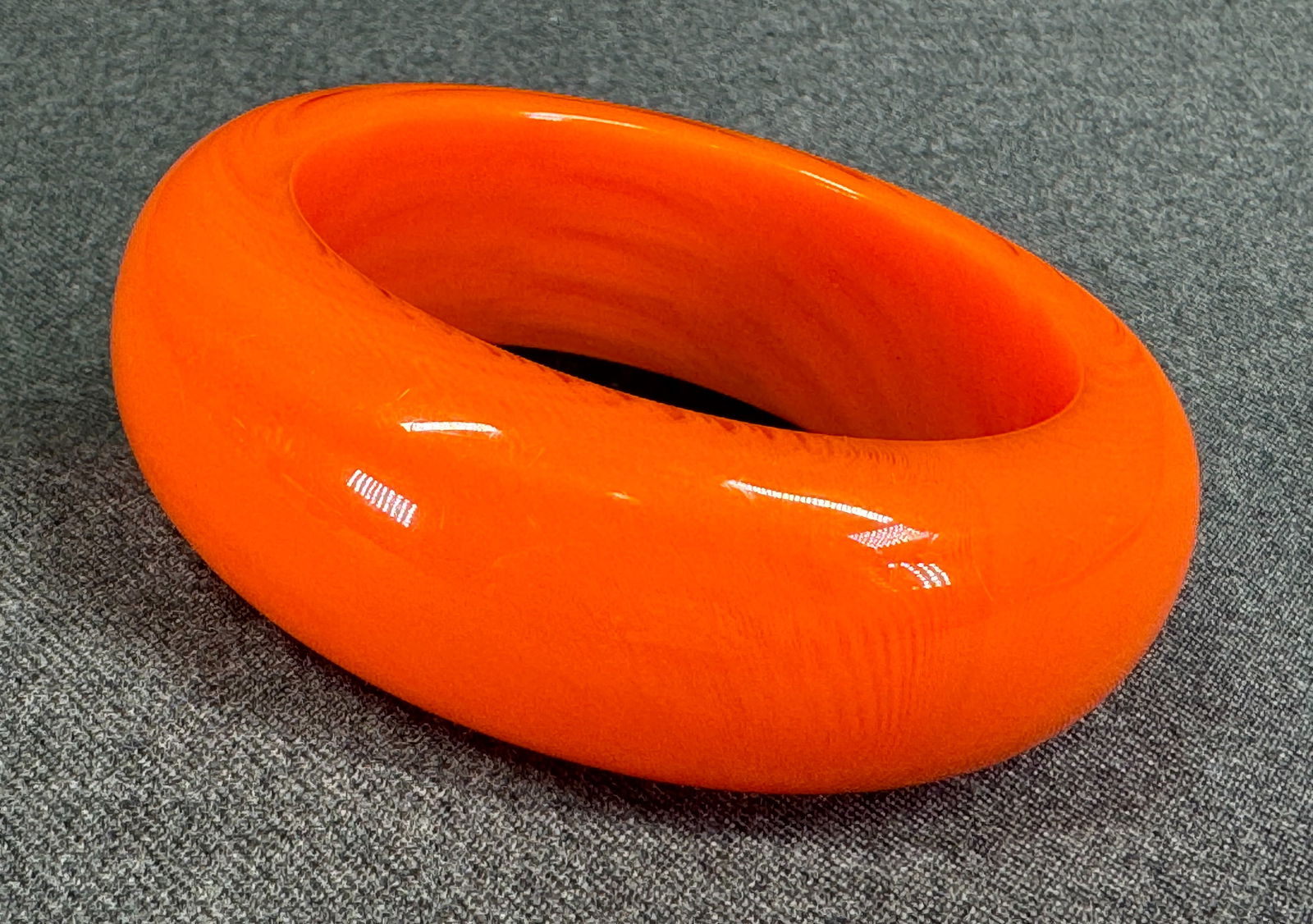 Vintage orange plastic bracelet bangle (1 of 9)