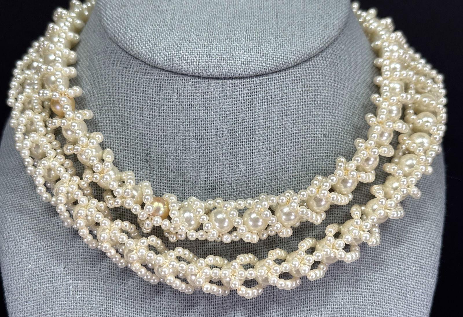 Vintage woven pearly beads necklace: Vintage woven pearly beads necklace. Unmarked. For measures please refer to the pictures taken with a measuring tape. Weight: 58 Grams. This is a NO RESERVE AUCTION: there are no hidden or confidentia