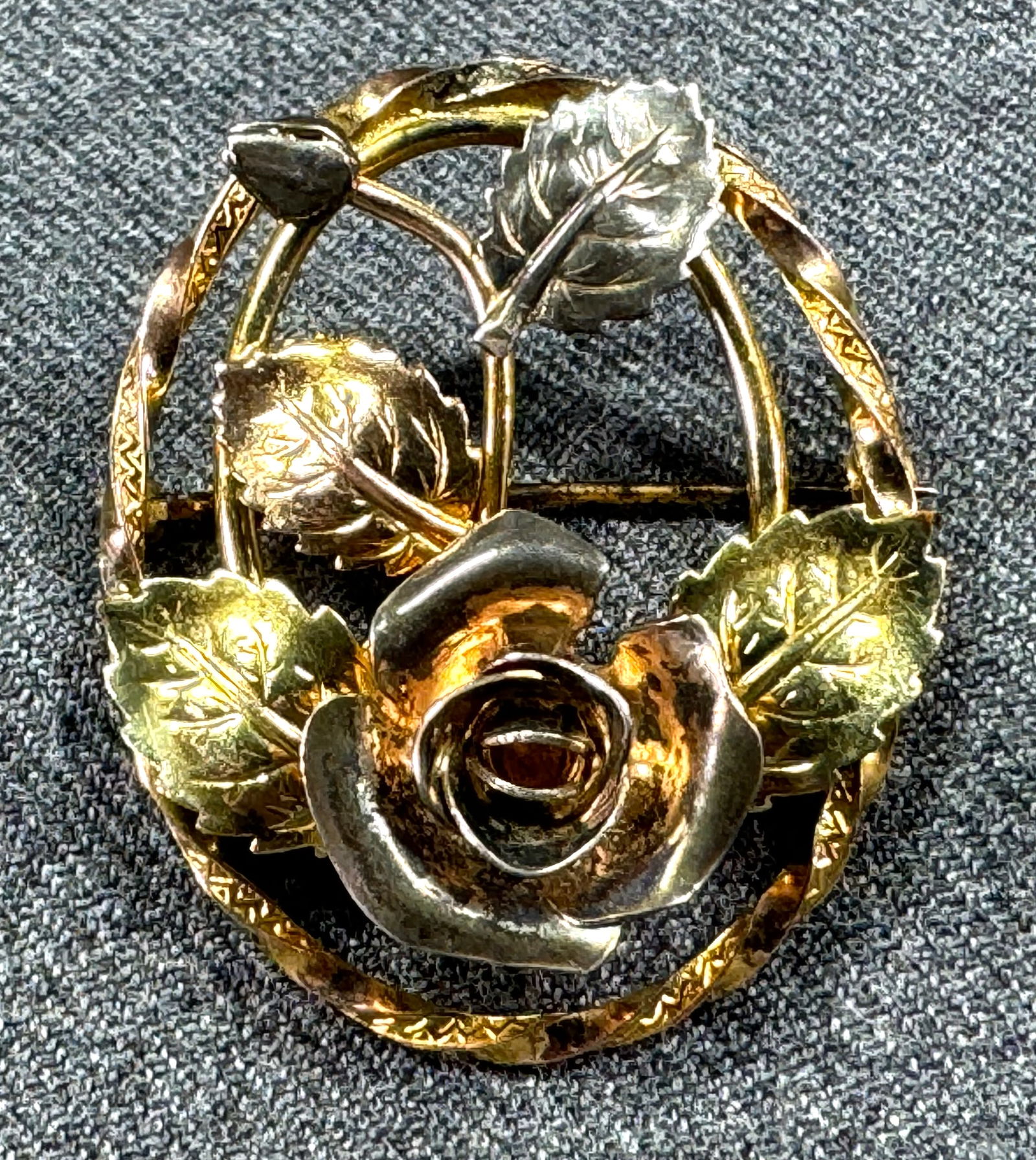 Vintage C.T. rose yellow & red 1/20 10K gold-filled roses & leaves pin brooches: Vintage color crystals & pearly beads filigree goldtone metal flower pin brooches. Unmarked. For measures please refer to the pictures taken with a measuring tape. Weight: 7 Grams. This is a NO RESERV