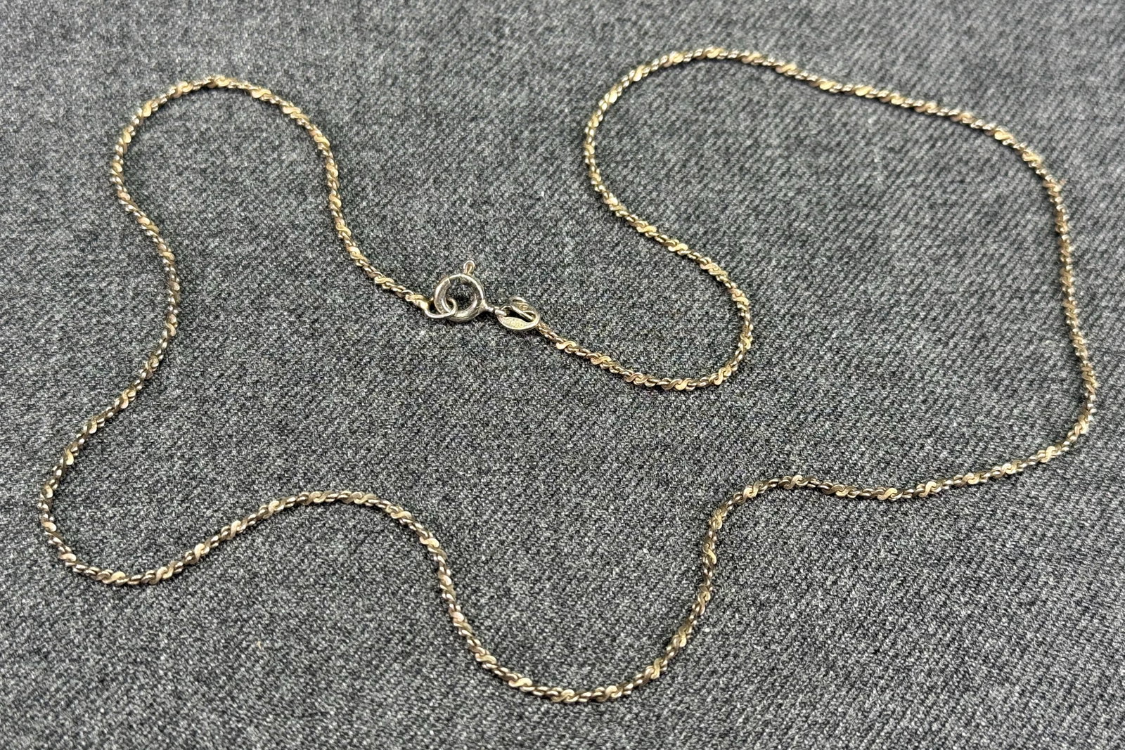 Vintage Italian sterling silver chain strap necklace.: Vintage Italian sterling silver chain. Marked Italy 925 and makers mark. For measures please refer to the pictures taken with a measuring tape. Weight: 3.34 Grams. IN HOUSE Estimated* SHIPPING & HANDL
