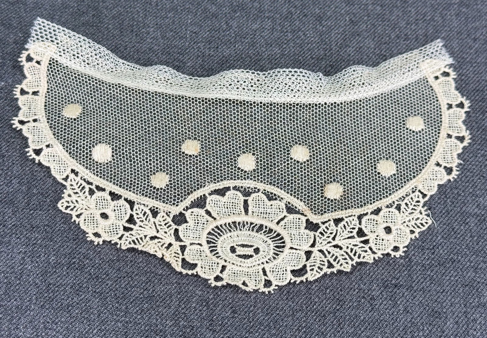 Antique flowers and leaves lace tulle applique. Unused: Antique flowers and leaves lace tulle applique. Unused. For measures please refer to the pictures taken with a measuring tape. IN HOUSE Estimated* shipping and handling cost within the U.S. : $7 We co