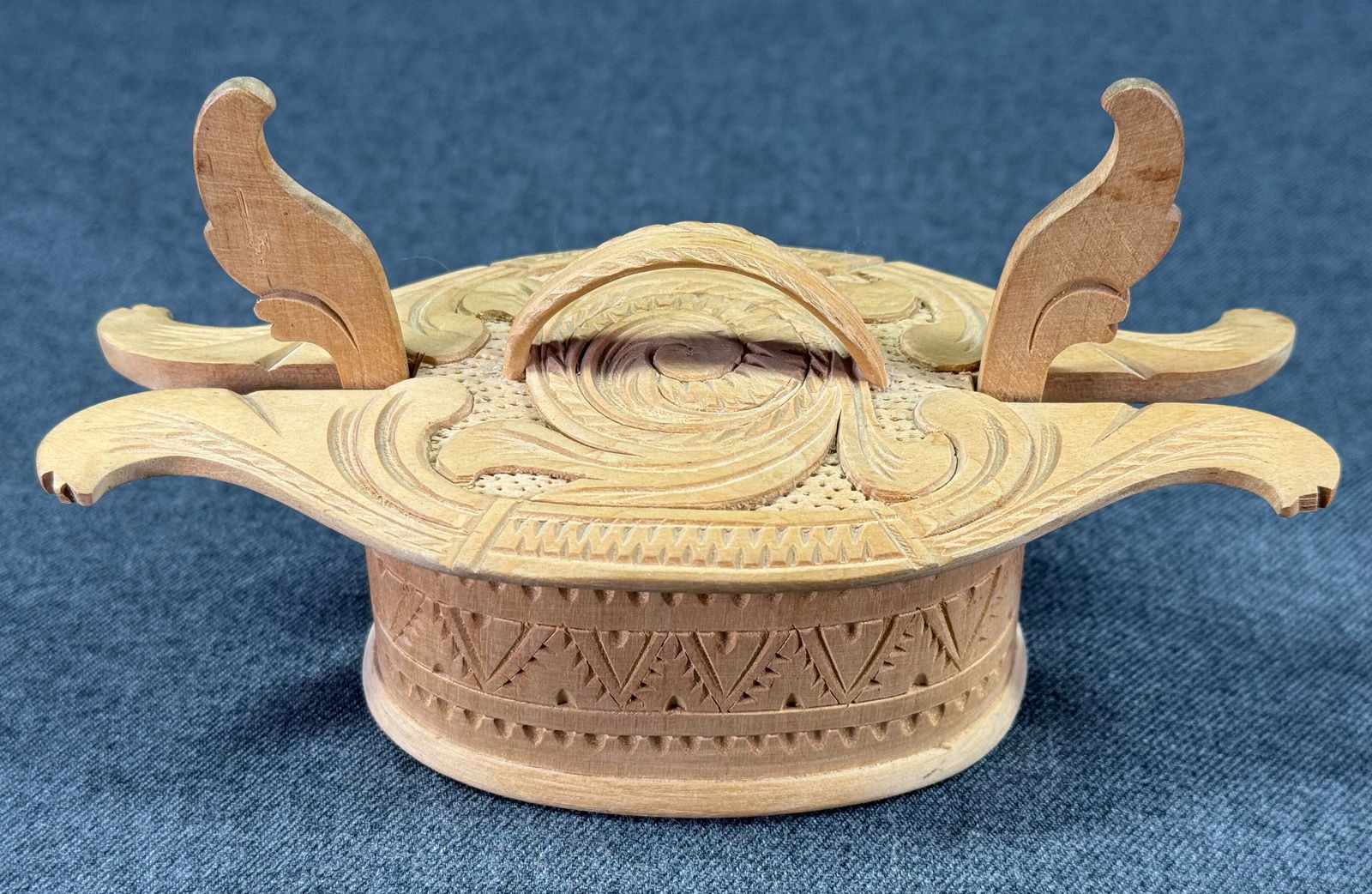 Vintage Norwegian Scandinavian Folk Art Handcrafted Bentwood Tine box (1 of 10)