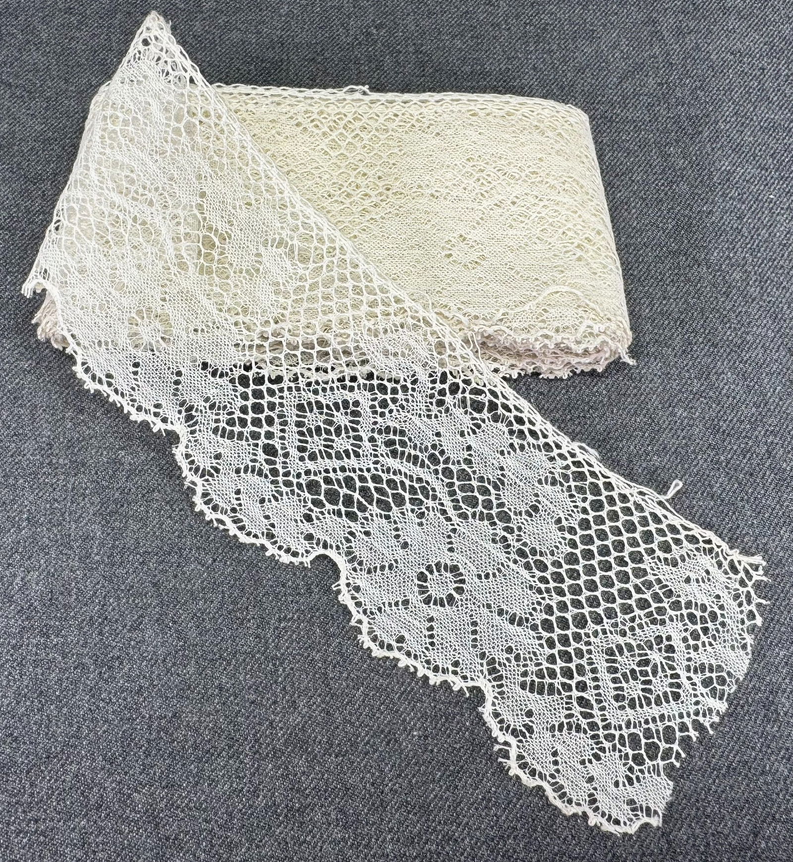 Vintage lace trim for sewing crafts.  3 yards  long. Unused (1 of 4)