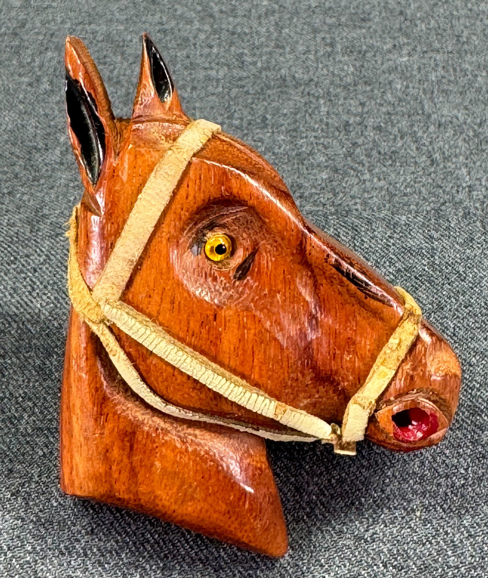 Vintage 1940s horse brooch pin. Glass eye leather straps carved & painted wood (1 of 8)