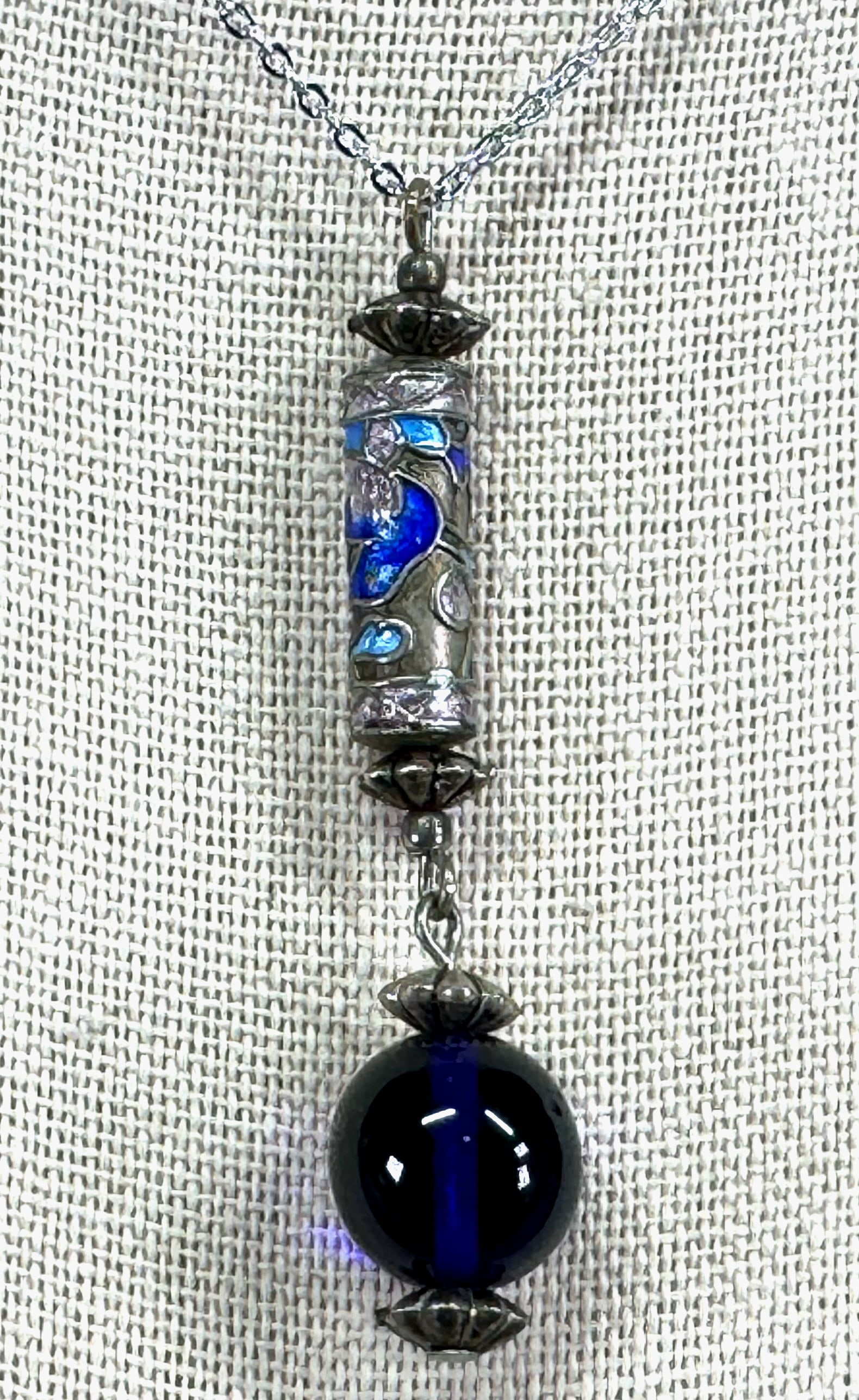 Vintage Chinese cloisonne enamel silvertone metal glass dangle pendant chain strap necklace.: Vintage Chinese cloisonne enamel silvertone metal glass dangle pendant chain strap necklace. Unmarked. For measures please refer to the pictures taken with a measuring tape. Weight: 5 Grams. This is a